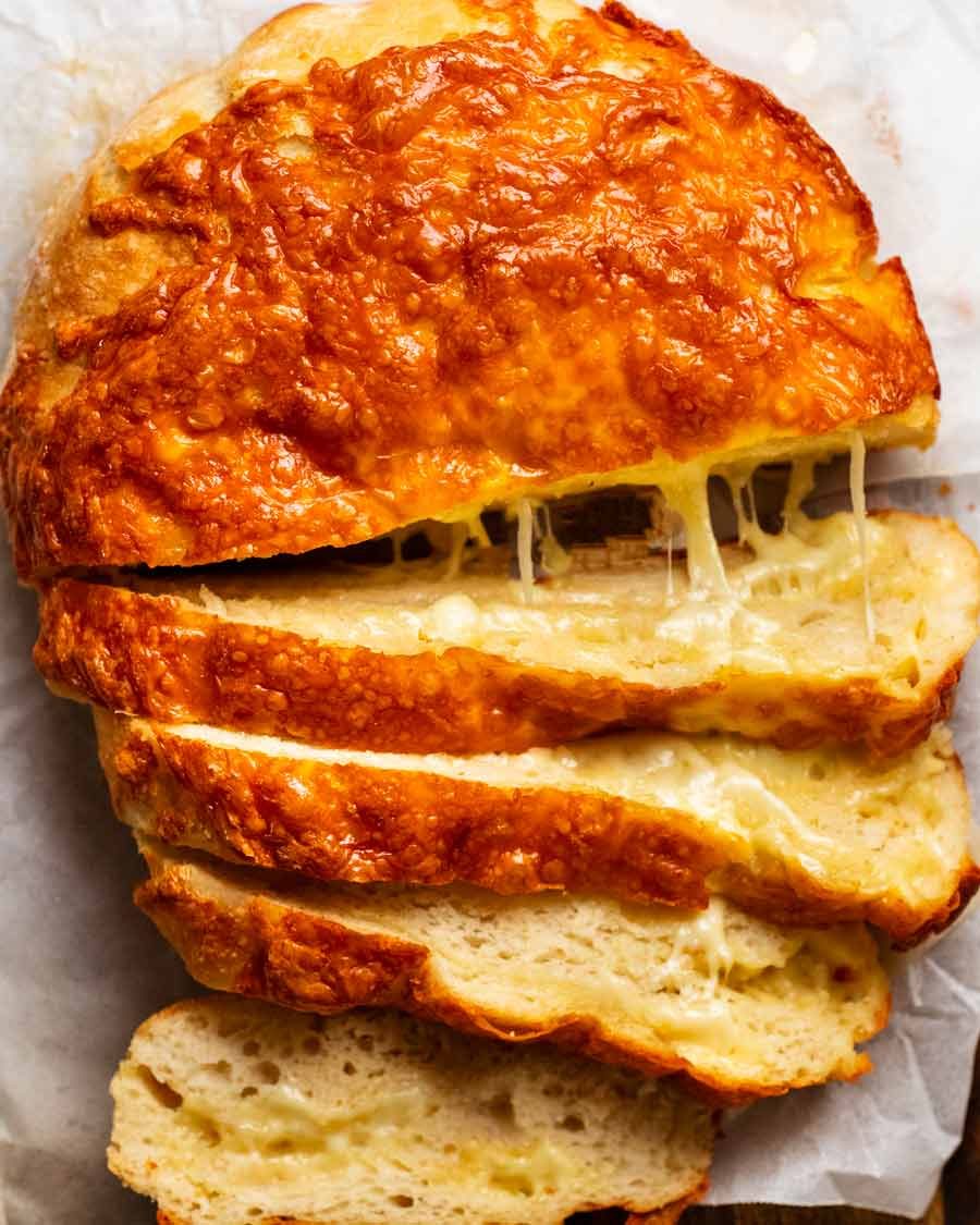 No-Knead Cheese Bread: Soft, Cheesy, & Ready Fast